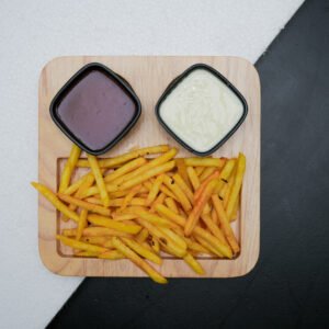 Square plate with compartments for snack organizing