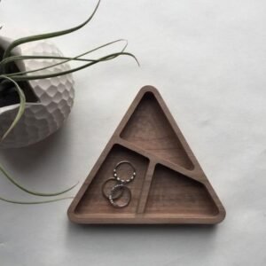 Tringle multipurpose plate for organizing